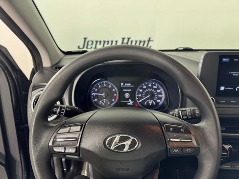 Used 2023 Hyundai Kona SEL image 21