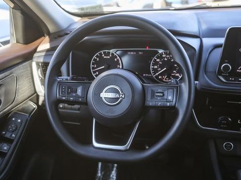 Used 2022 Nissan Rogue SV image 17