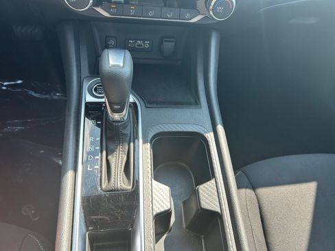 Used 2025 Nissan Sentra SV FWD image 31