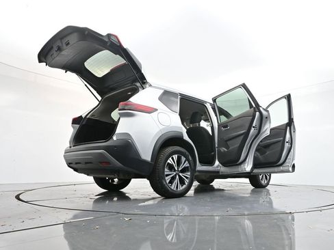 Used 2023 Nissan Rogue SV image 39