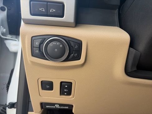 Used 2020 Ford F250 Lariat w/ Lariat Ultimate Package AWD/4WD image 10