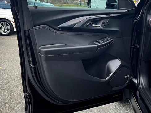 Used 2023 Chevrolet TrailBlazer RS w/ Technology Package image 9