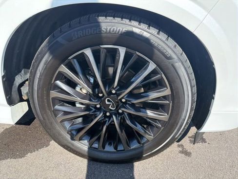 Used 2025 INFINITI QX80 Autograph AWD/4WD image 4