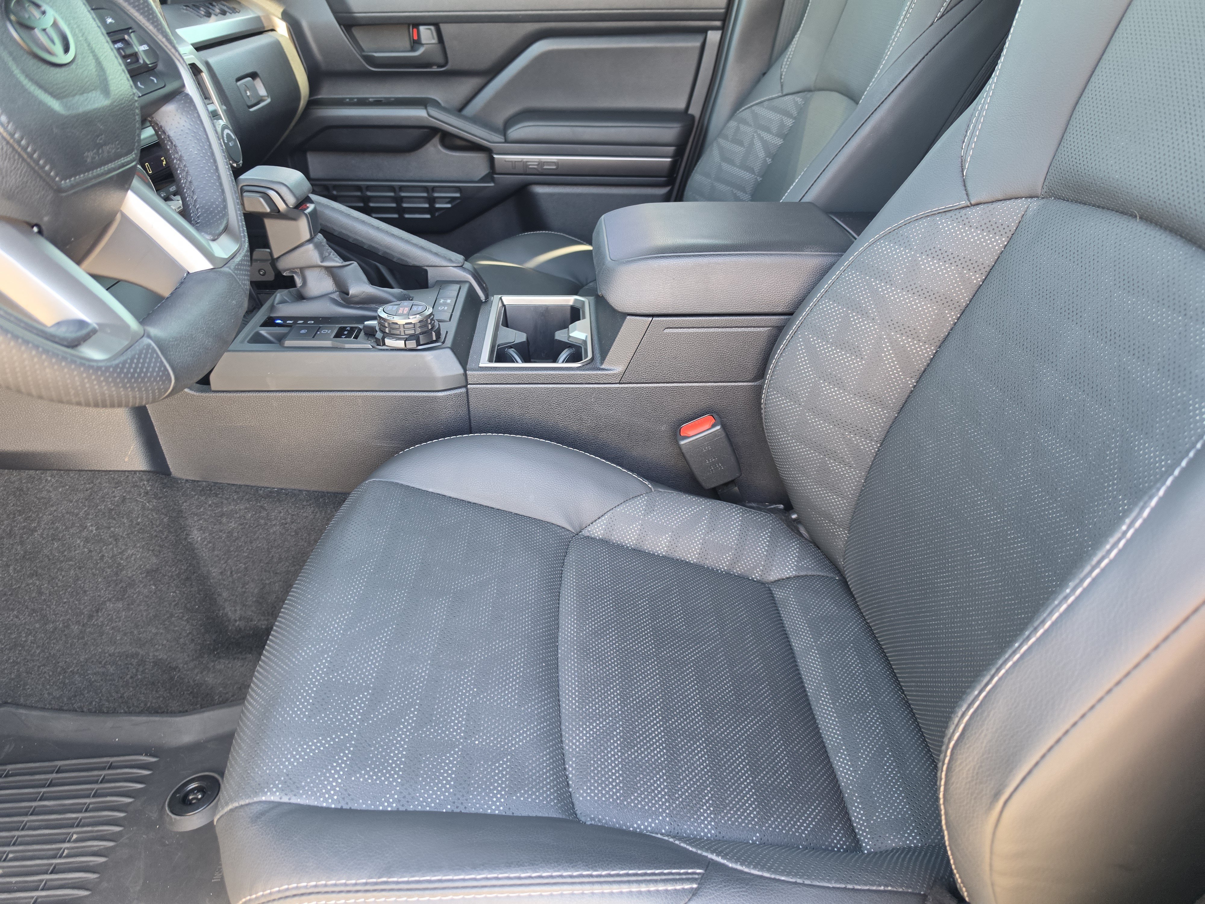 Certified 2025 Toyota 4Runner TRD Off-Road Premium AWD/4WD image 9