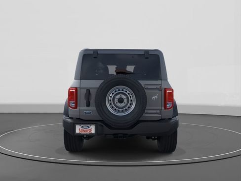New 2025 Ford Bronco Base image 5