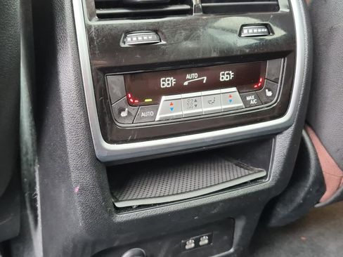 Used 2020 BMW X7 xDrive40i w/ Premium Package image 9