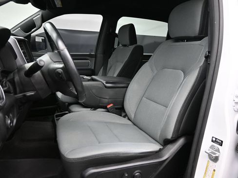Used 2022 RAM 1500 Big Horn AWD/4WD image 2