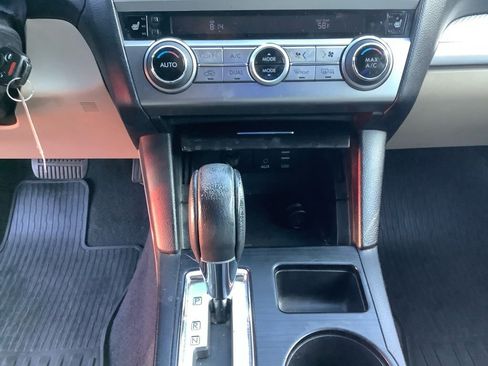 Used 2015 Subaru Outback 2.5i Premium AWD/4WD image 29