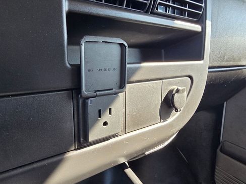 Used 2024 GMC Savana 2500 w/ Driver Convenience Package image 17