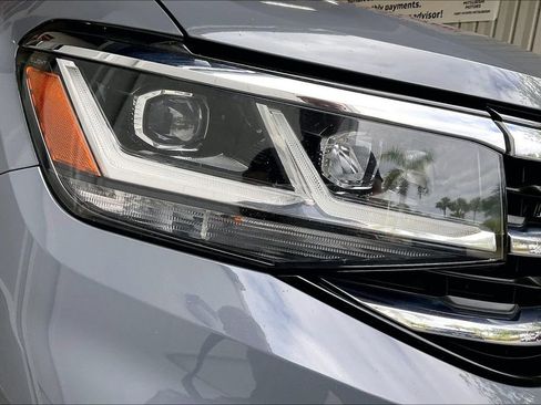 Used 2021 Volkswagen Atlas Cross Sport SEL Premium R-Line AWD/4WD image 25