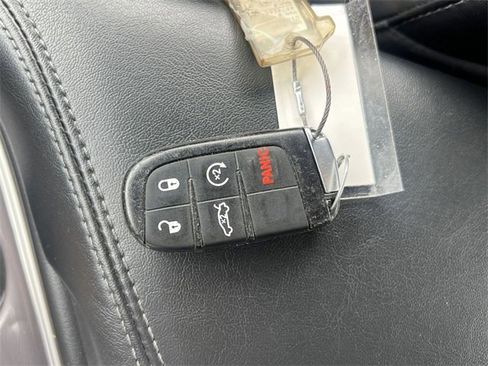 Used 2022 Dodge Challenger R/T w/ T/A Package image 28