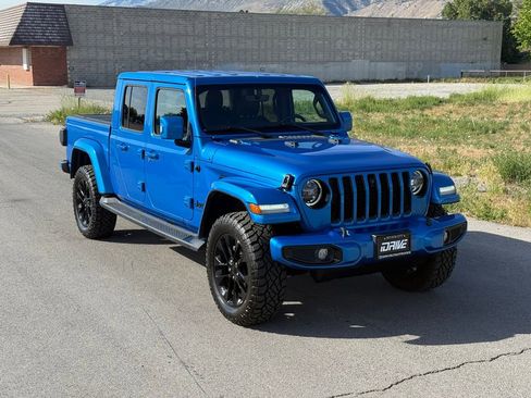 Used 2023 Jeep Gladiator Overland AWD/4WD image 2