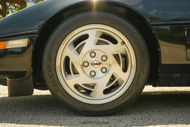 Used 1990 Chevrolet Corvette ZR-1 RWD image 71