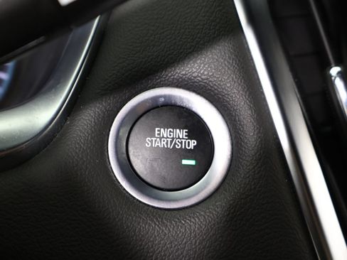 Used 2023 Chevrolet Traverse LT FWD image 42