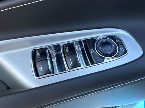 Used 2024 Chevrolet Corvette Stingray Premium Conv w/ Z51 Performance Package image 16