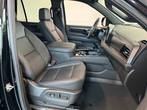 Used 2026 Chevrolet Tahoe LT RWD image 15