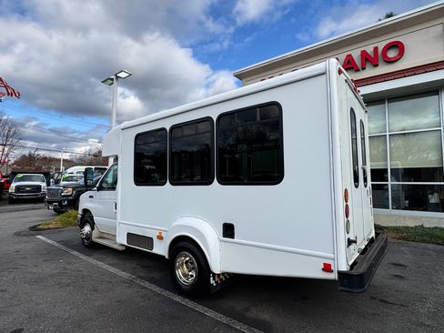Used 2017 Ford E-350 and Econoline 350 Super Duty w/ Shuttle Bus Prep Package image 9