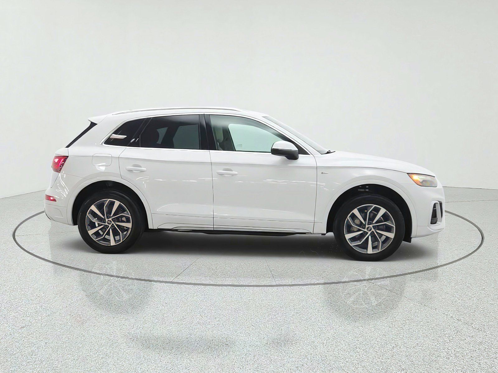 Used 2023 Audi Q5 2.0T Premium w/ Convenience Package AWD/4WD image 4