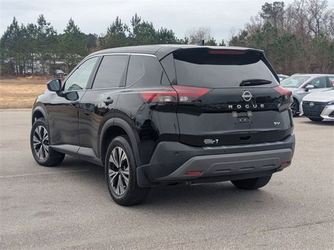Used 2023 Nissan Rogue SV image 5