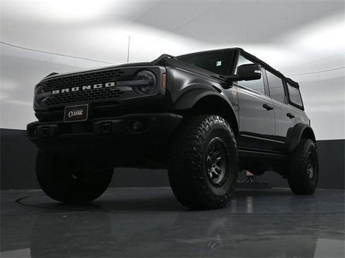 Used 2022 Ford Bronco Badlands image 27