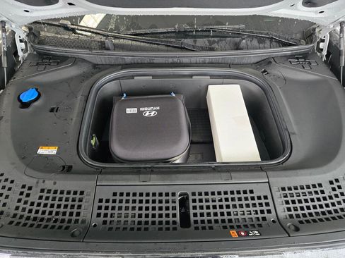 New 2026 Hyundai Ioniq 9 SEL image 11