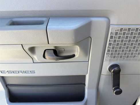 Used 2013 Ford E-350 and Econoline 350 Super Duty image 14