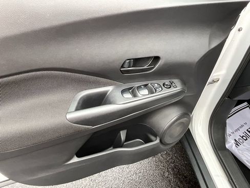 Used 2020 Nissan Kicks S image 17