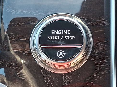 Used 2026 Mercedes-Benz GLC 300 4MATIC image 24