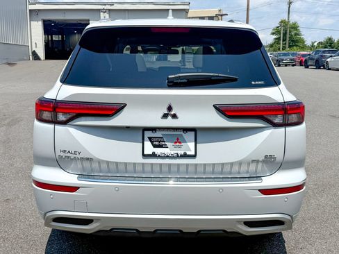 Used 2023 Mitsubishi Outlander SEL AWD/4WD image 7