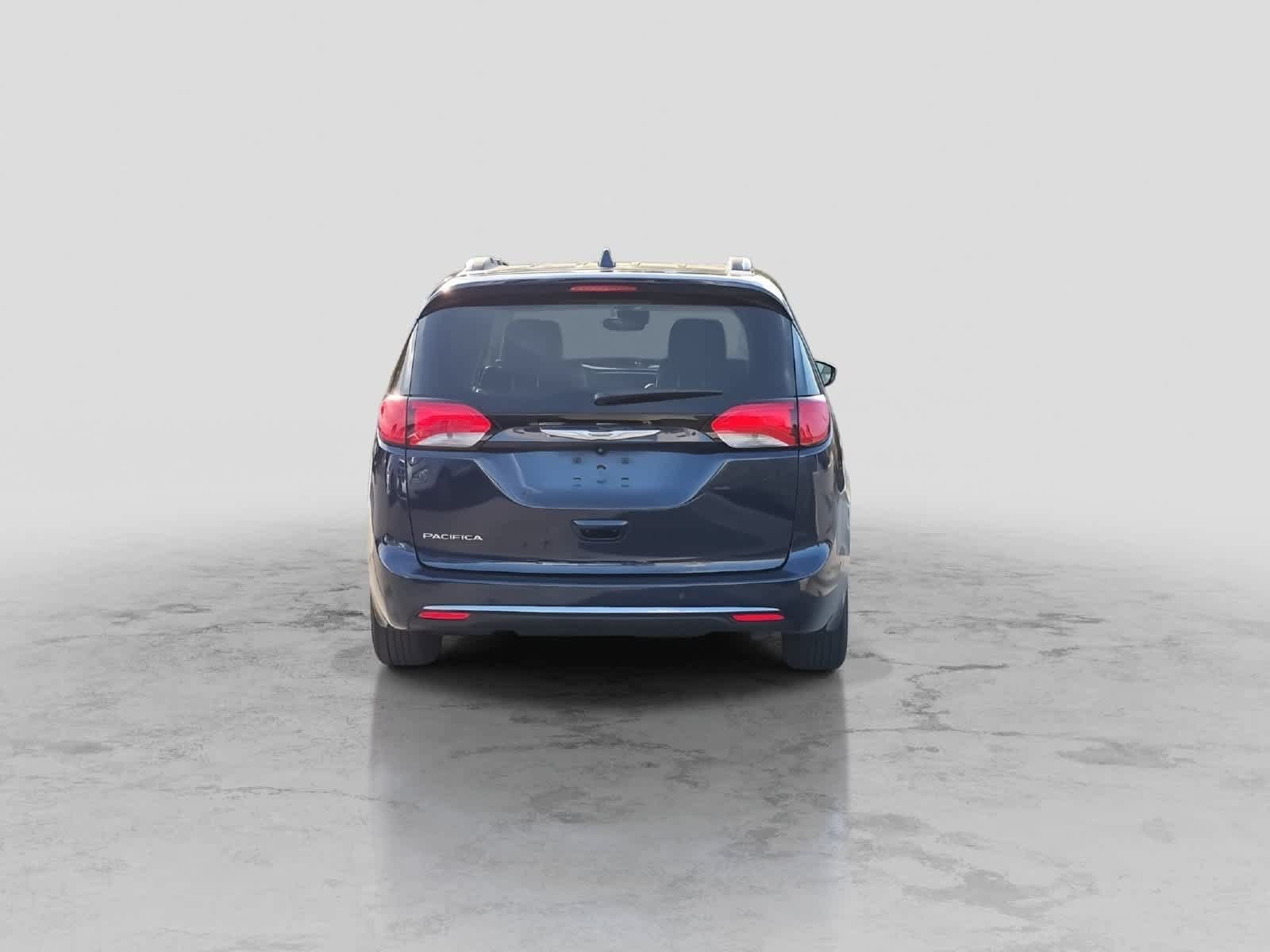 Used 2020 Chrysler Pacifica Touring-L w/ Advanced Safetytec Group FWD image 7