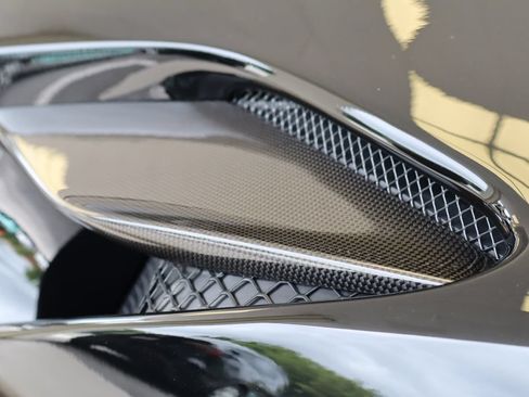 Used 2023 Ferrari F8 Tributo RWD image 11