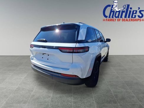 New 2026 Jeep Grand Cherokee Altitude AWD/4WD image 4