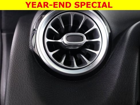 Used 2021 Mercedes-Benz GLA 35 AMG 4MATIC image 11