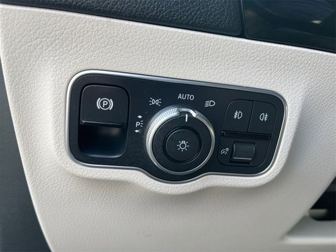 Certified 2022 Mercedes-Benz GLA 250 4MATIC image 26