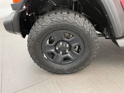 Used 2021 Jeep Wrangler Sport AWD/4WD image 11