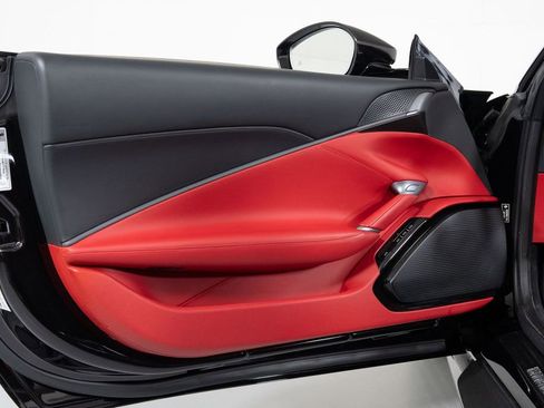 Used 2024 Ferrari Roma Spider RWD image 33