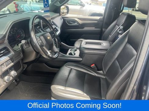 Used 2021 Chevrolet Suburban LT RWD image 4