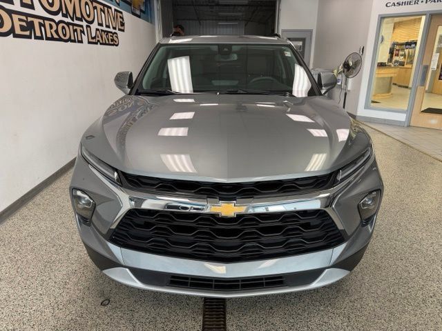 Used 2024 Chevrolet Blazer LT w/ Convenience Package AWD/4WD image 3