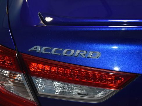 Used 2018 Honda Accord Sport image 30