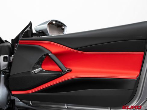 Used 2022 Ferrari 812 GTS image 26