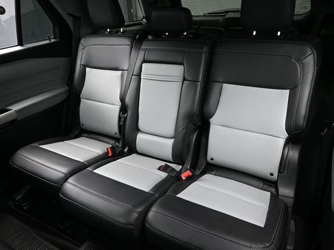 Used 2023 Ford Explorer XLT w/ Equipment Group 202A image 24