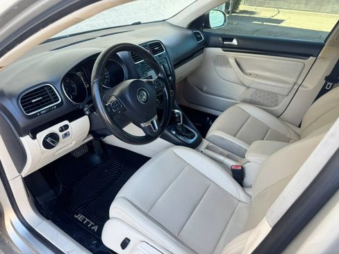 Used 2013 Volkswagen Jetta TDI FWD image 9