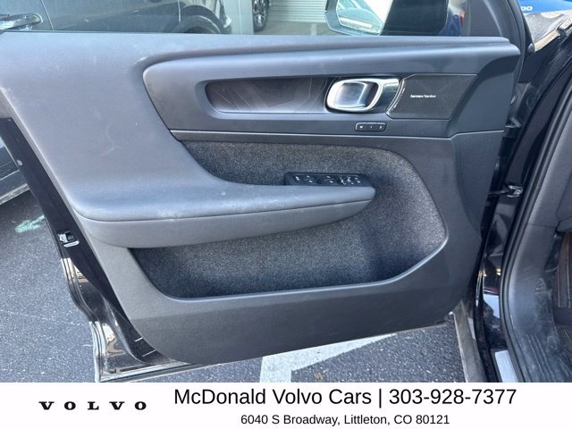 Used 2023 Volvo XC40 Recharge Ultimate w/ Protection Package Premier AWD/4WD image 7