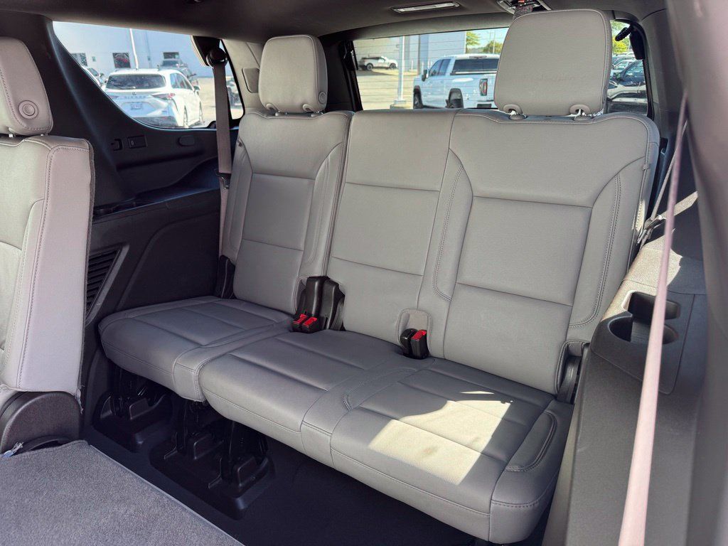 Used 2025 Chevrolet Tahoe LT RWD image 24
