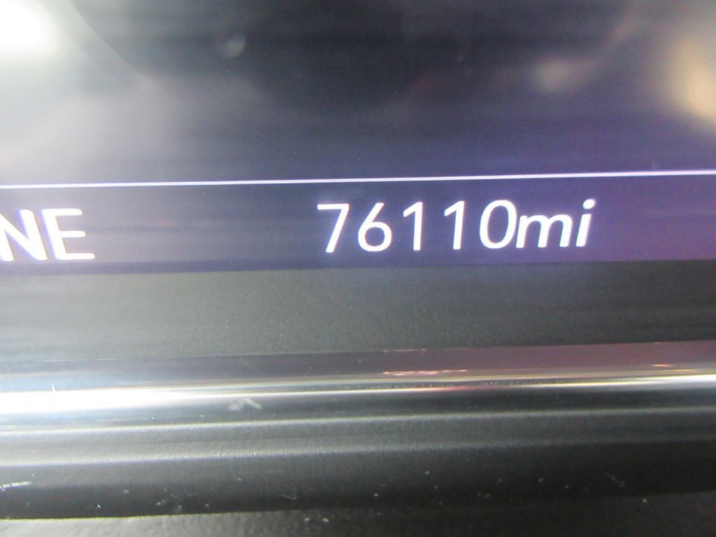 Certified 2021 GMC Yukon XL SLT w/ SLT Premium Package AWD/4WD image 36
