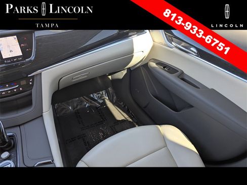 Used 2023 Cadillac XT6 Premium Luxury w/ Technology Package image 10