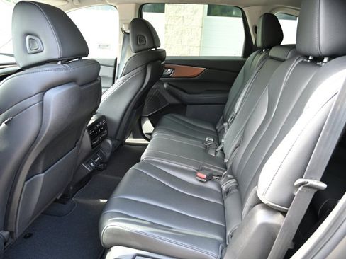 Used 2022 Acura MDX SH-AWD image 16