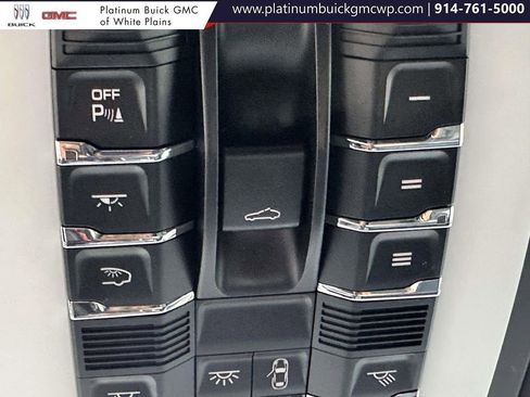 Used 2023 Porsche Macan image 34