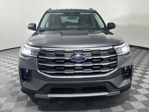 Used 2025 Ford Explorer Active w/ Active Comfort Package AWD/4WD image 2