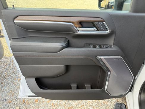 Used 2024 Chevrolet Silverado 2500 High Country w/ Technology Package image 26